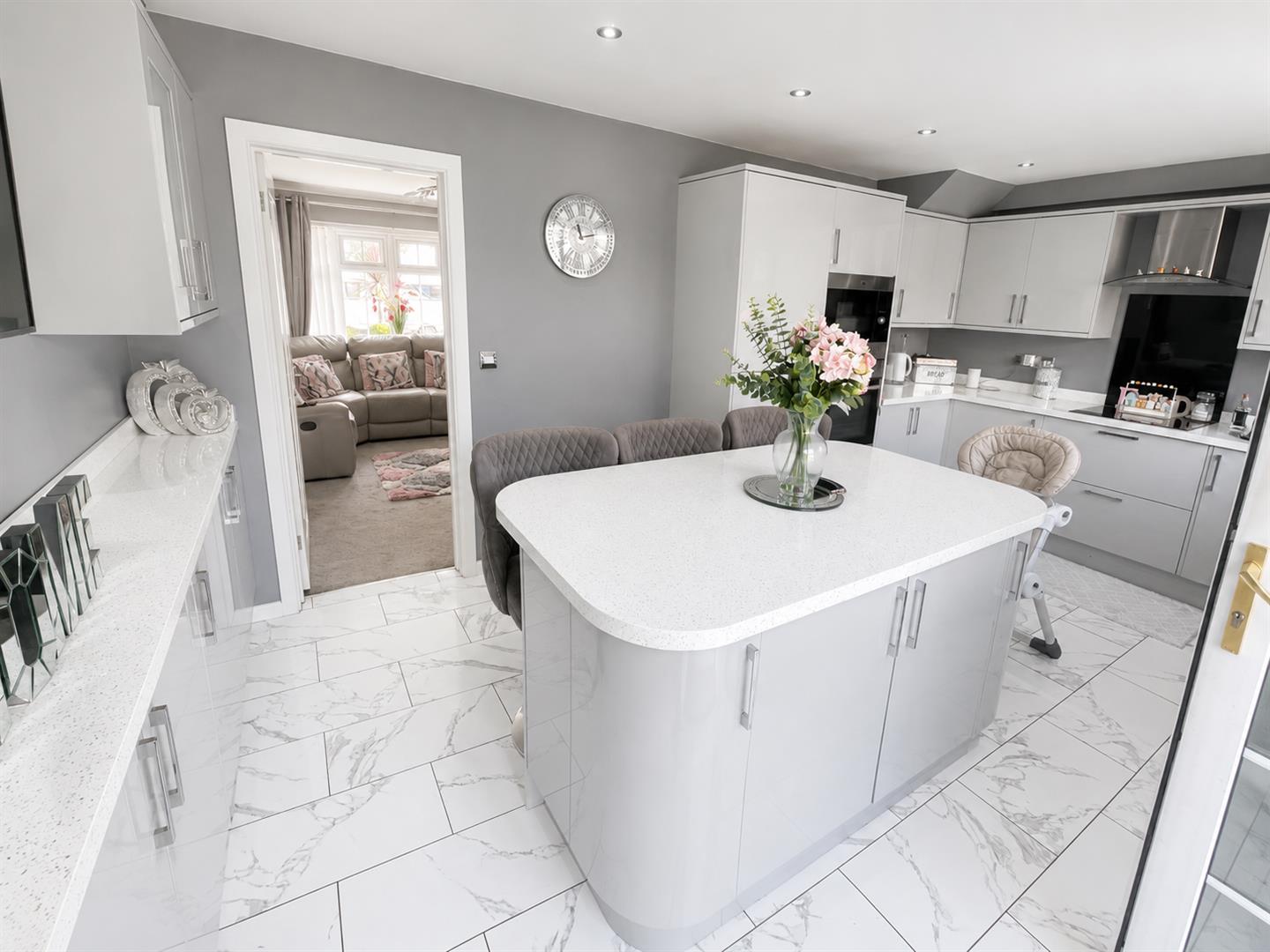 Clos Vernon Watkins, Gorseinon, Swansea, SA4 4DH